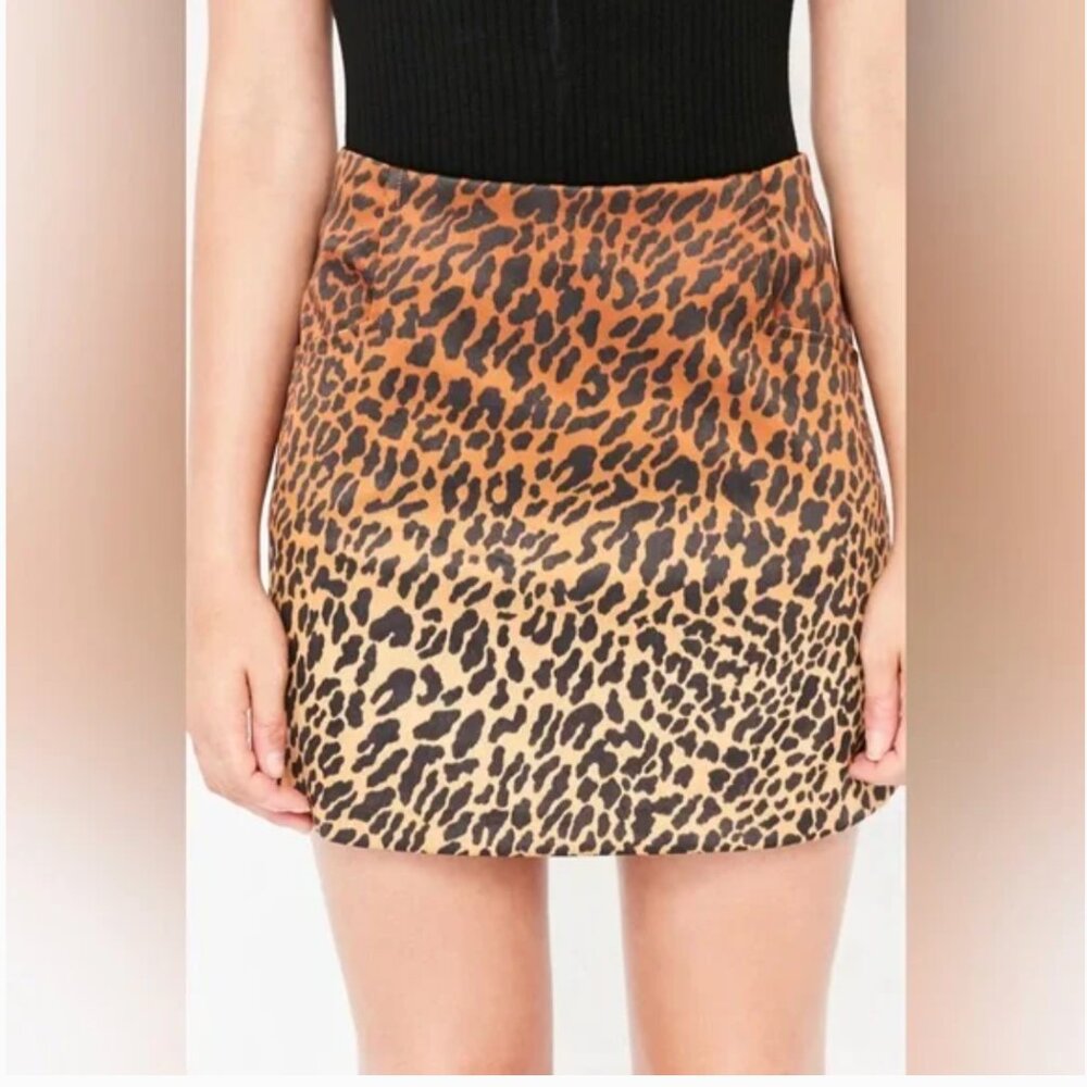 ECOTE Leopard print Mini skirt Urban Outfitters Animal Print Mini Skirt 2